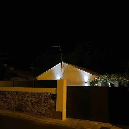 Hotel Charmante Maison Moderne A Piscine Et Parking Gratuit Toulon