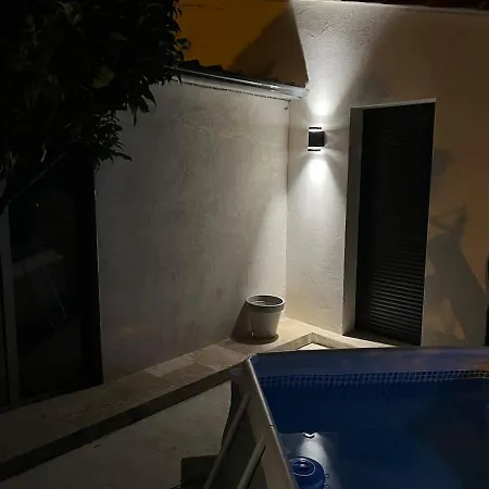 Hotel Charmante Maison Moderne A Piscine Et Parking Gratuit