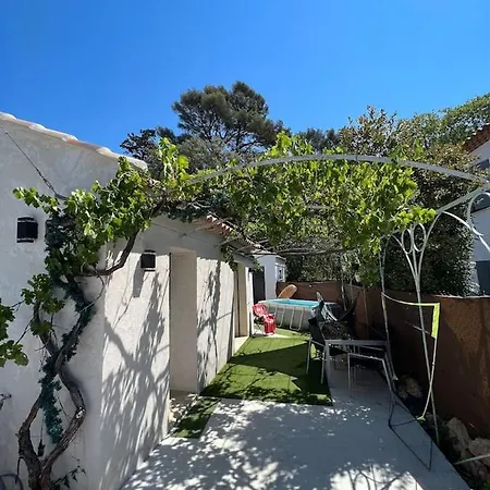 Charmante Maison Moderne A Piscine Et Parking Gratuit Hotel 4*
