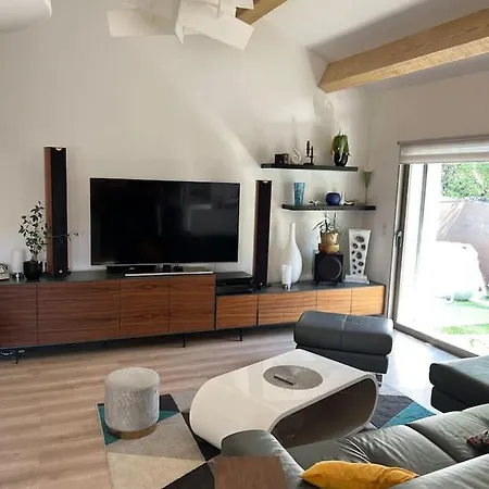Charmante Maison Moderne A Piscine Et Parking Gratuit 4* Toulon