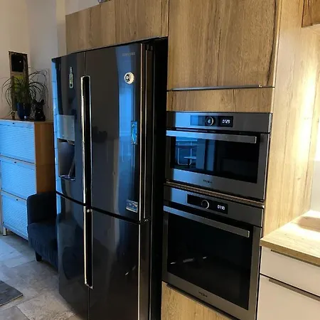 Charmante Maison Moderne A Piscine Et Parking Gratuit Toulon