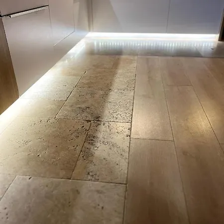 Charmante Maison Moderne A Piscine Et Parking Gratuit Hotel 4*